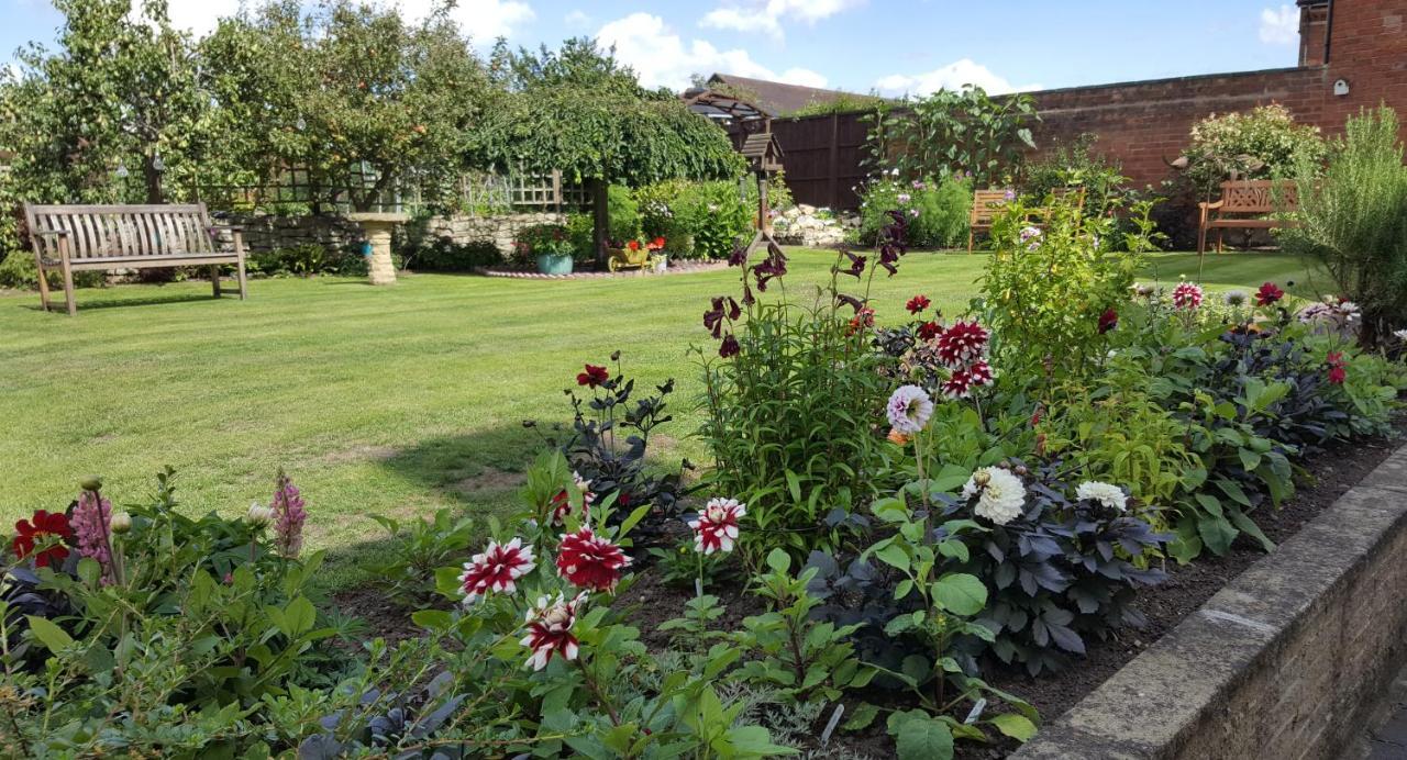 Woodlands 159 Bed and Breakfast Pershore Exteriör bild